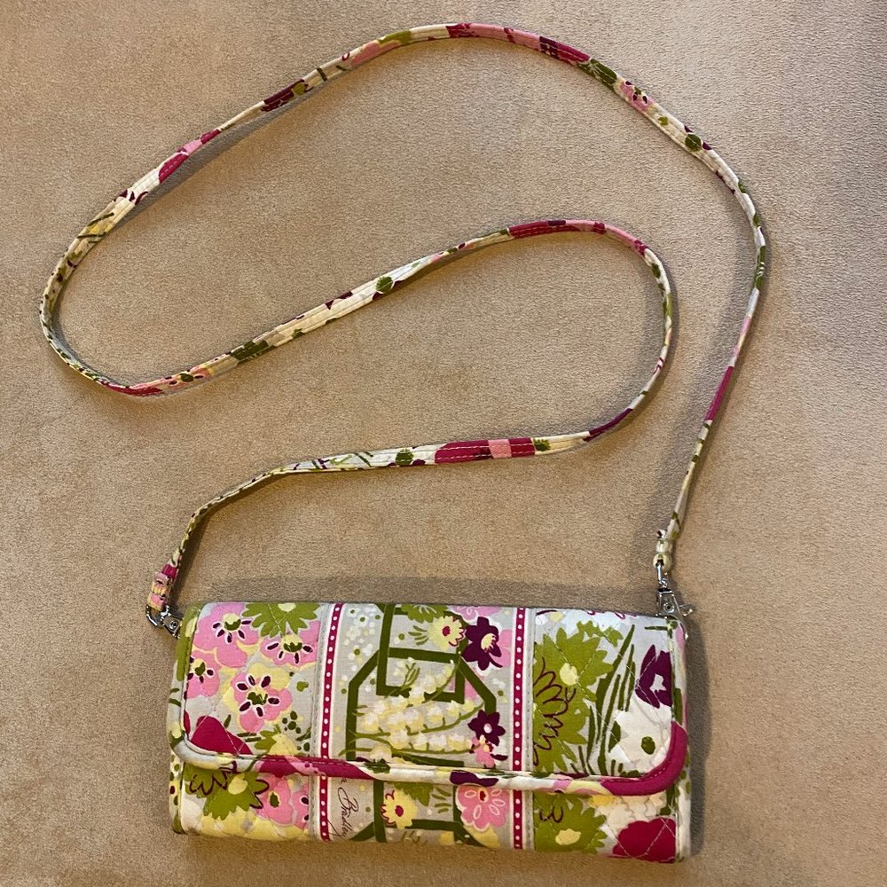 Vera Bradley Crossbody Wallet. Retired Pattern